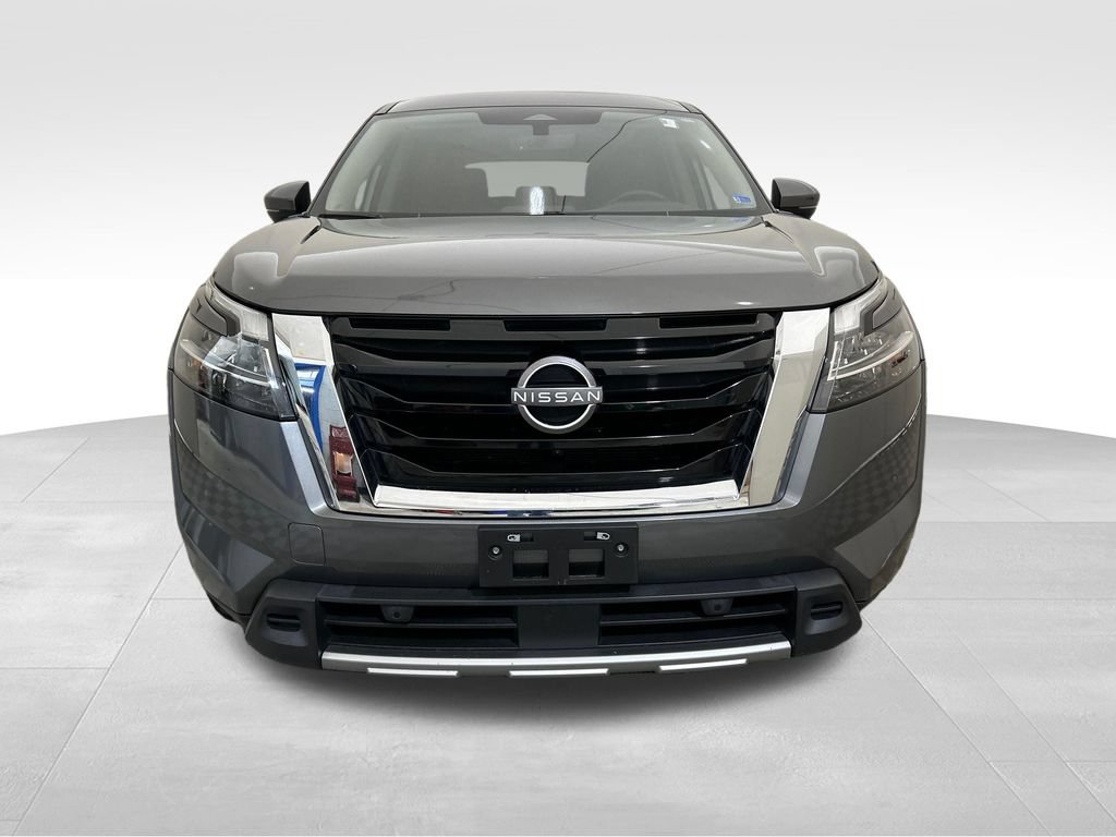 Used 2023 Nissan Pathfinder SL AWD/4WD image 9