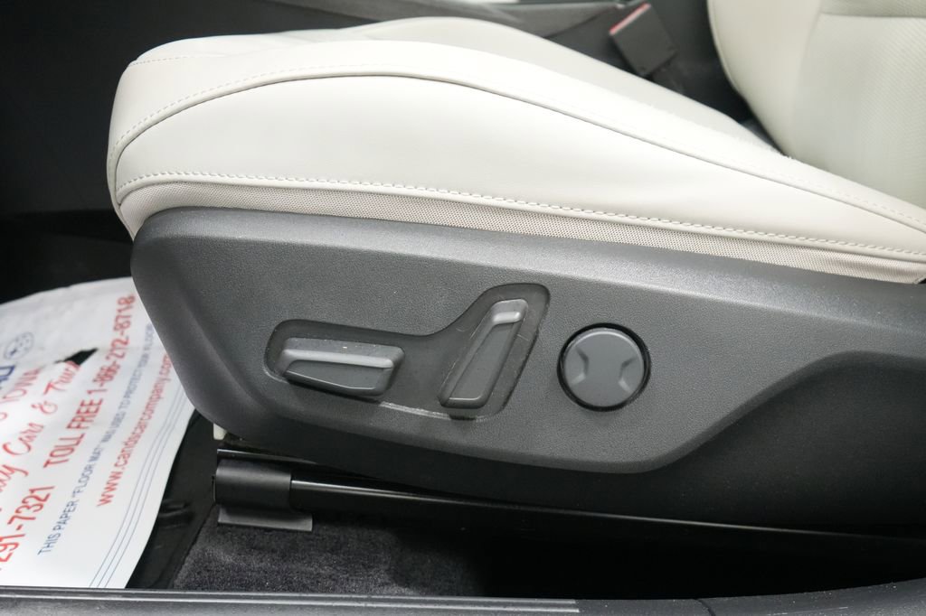 Used 2023 Kia Niro EX FWD image 15