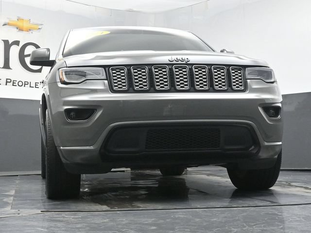 Used 2021 Jeep Grand Cherokee Laredo AWD/4WD image 3