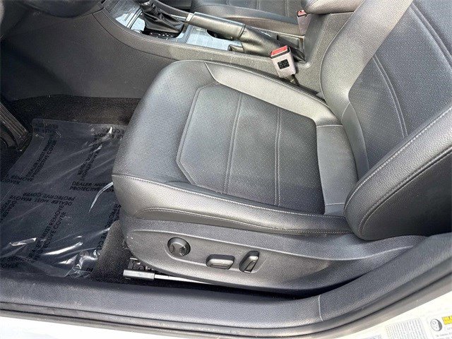 Used 2017 Volkswagen Passat 1.8T SE image 15