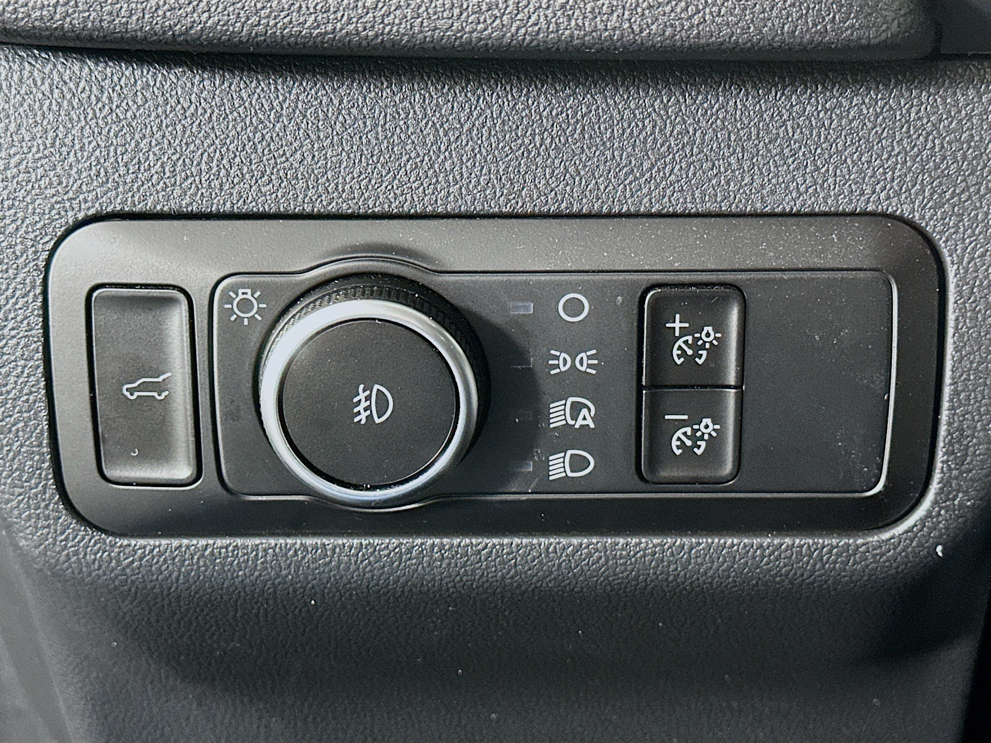 Used 2025 Ford Escape Platinum AWD/4WD image 17