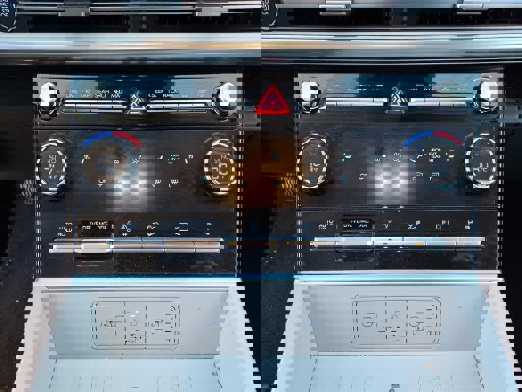 Certified 2024 Hyundai Santa Fe SEL image 13