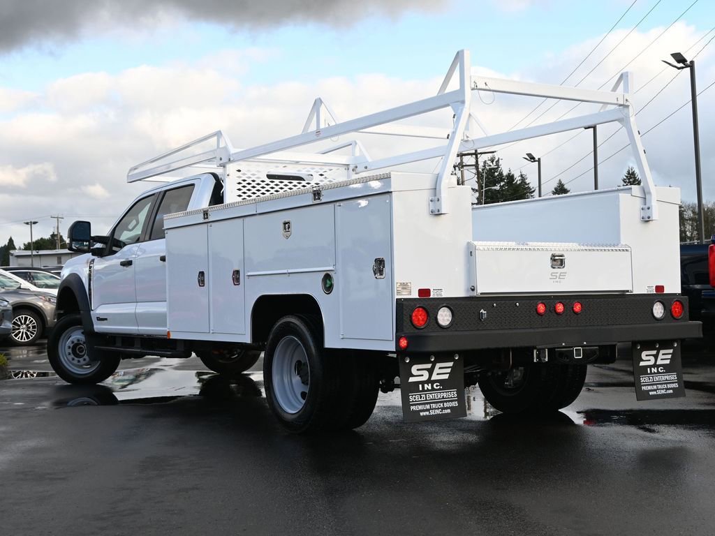 New 2026 Ford F550 4x4 Crew Cab image 3