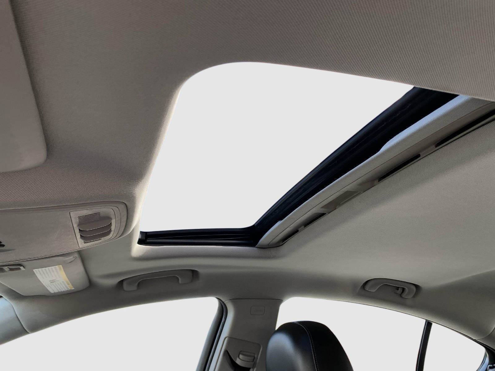 Used 2012 Buick Regal Premium image 29