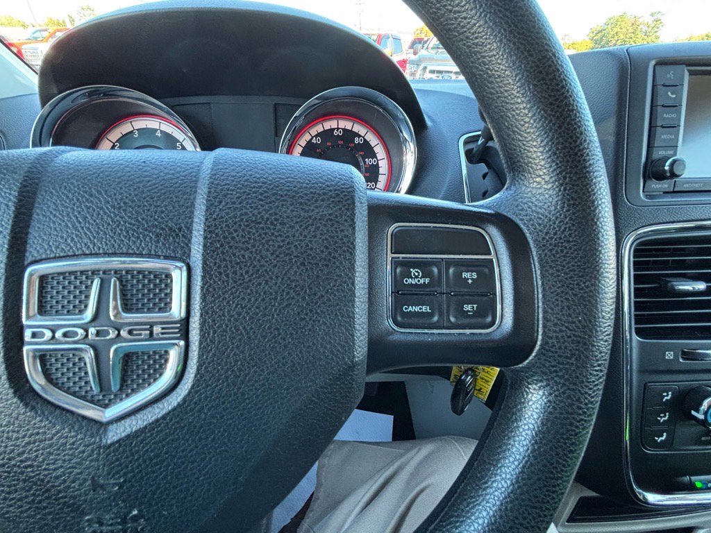 Used 2018 Dodge Grand Caravan SE image 24