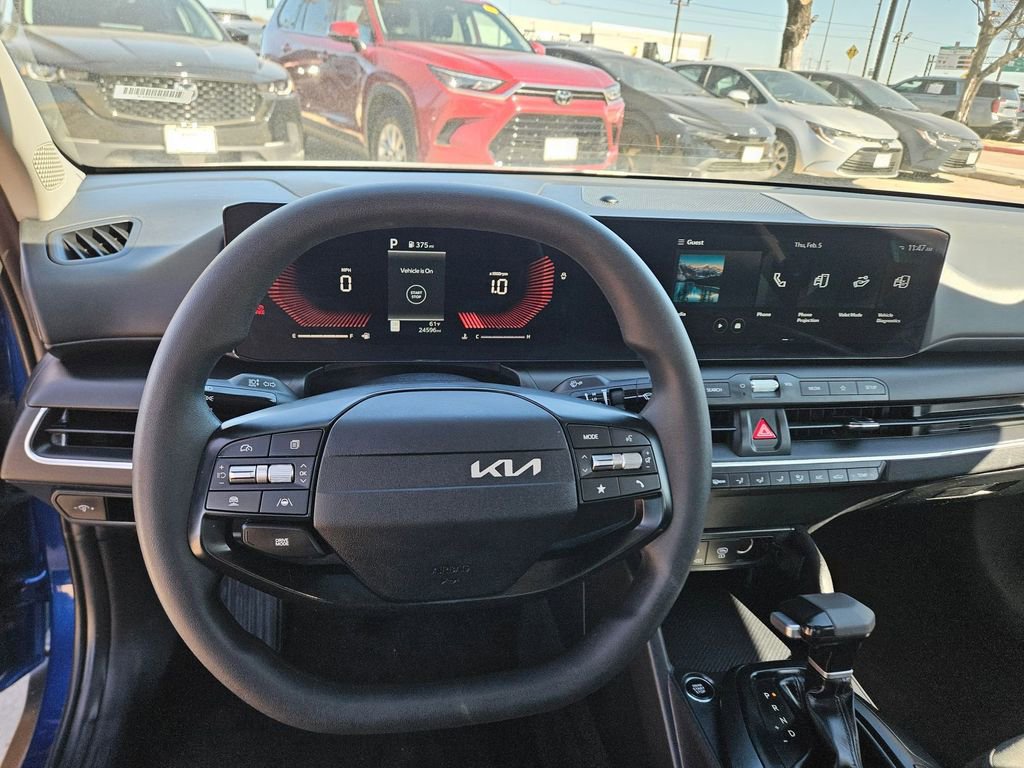 Used 2025 Kia K4 LXS image 17
