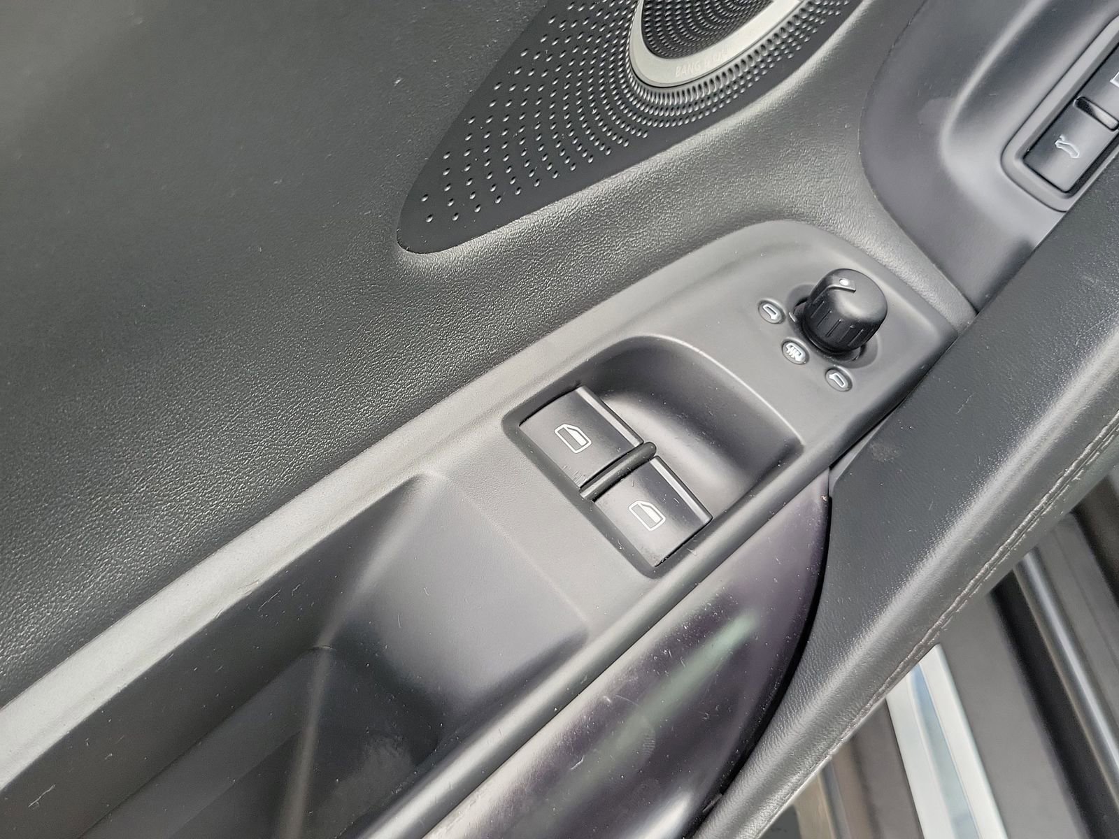 Used 2012 Audi R8 V10 image 12