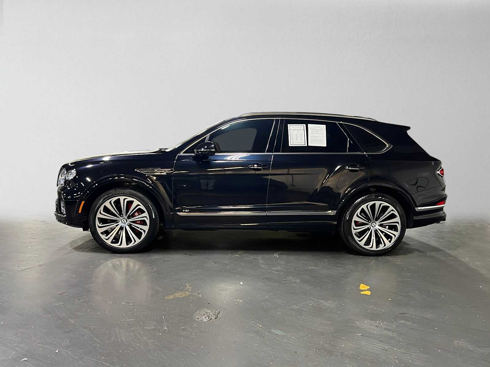 Used 2022 Bentley Bentayga AWD/4WD image 6