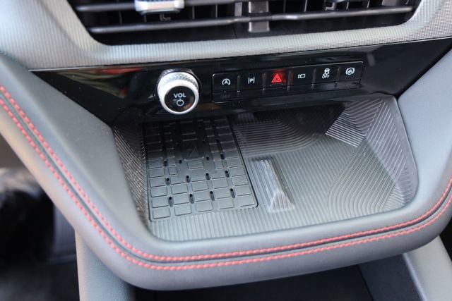 Used 2025 Ford Explorer ST-Line w/ Premium Package image 25