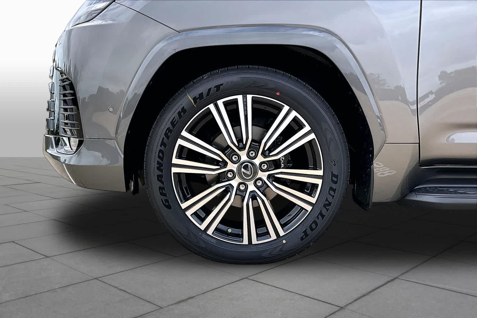 New 2026 Lexus LX 700h Luxury w/ Appearance Package AWD/4WD image 11