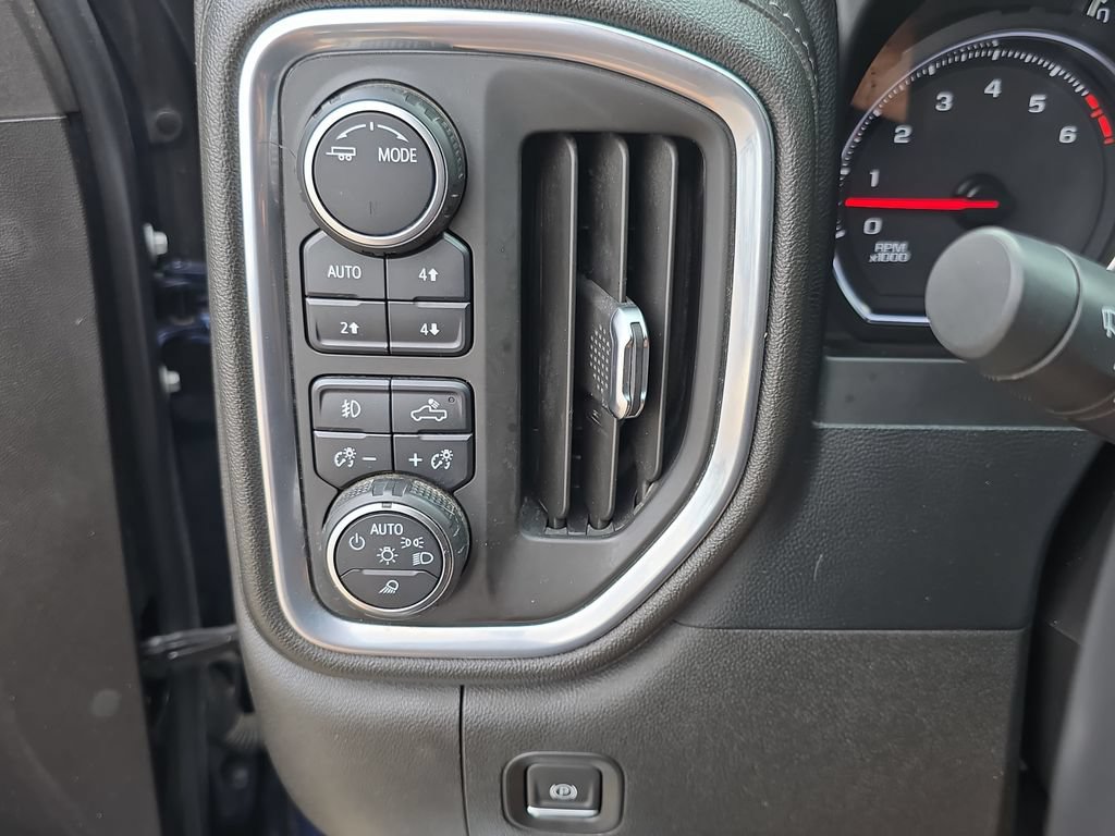 Certified 2022 Chevrolet Silverado 1500 RST AWD/4WD image 27