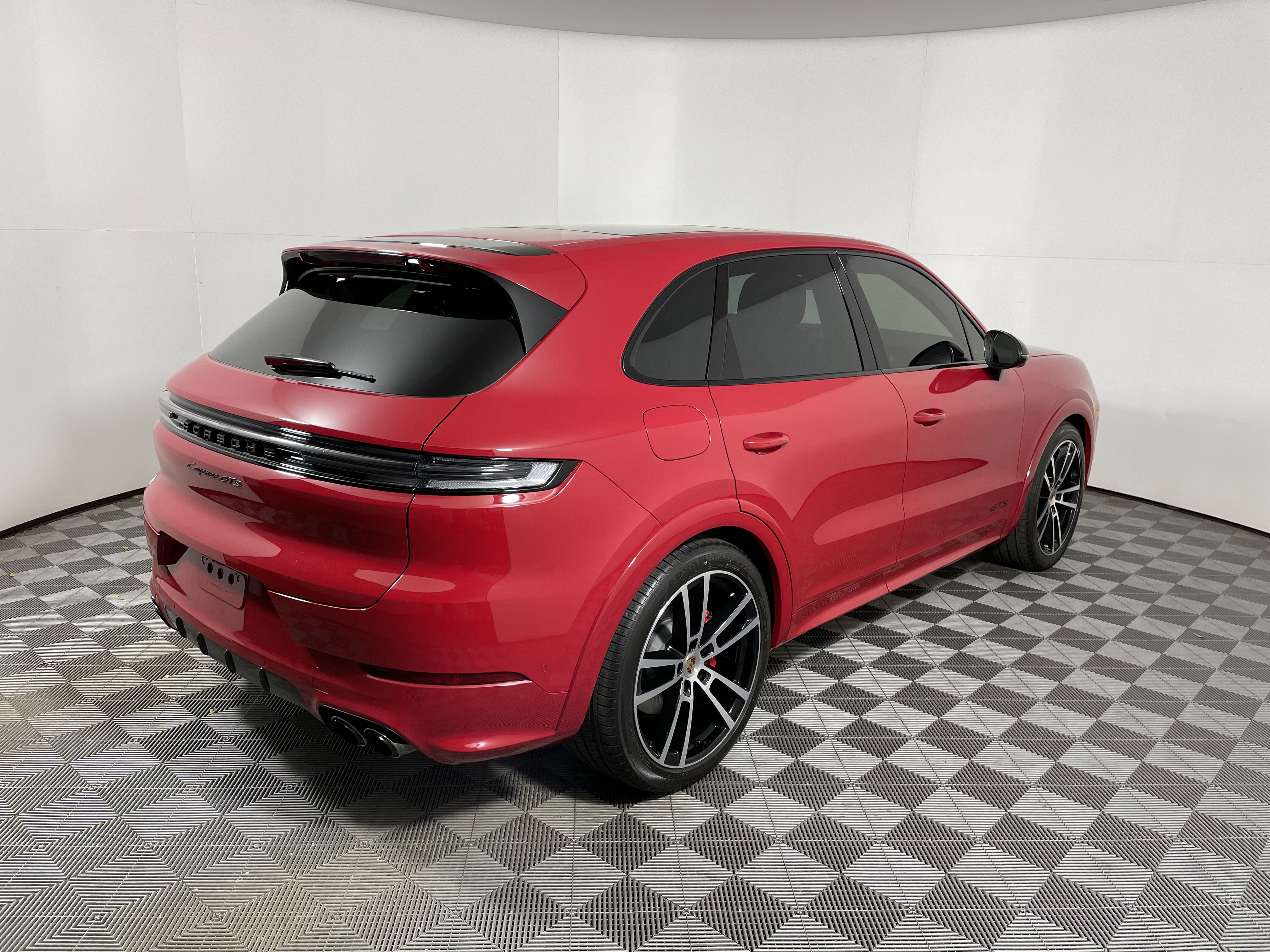 Used 2025 Porsche Cayenne GTS image 7