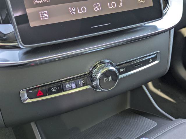New 2026 Volvo XC90 T8 Plus w/ Protection Package AWD/4WD image 8