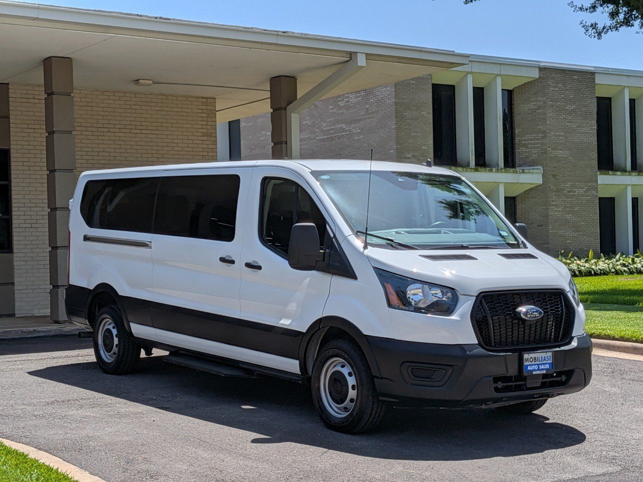 Used 2023 Ford Transit 350 XL RWD image 3