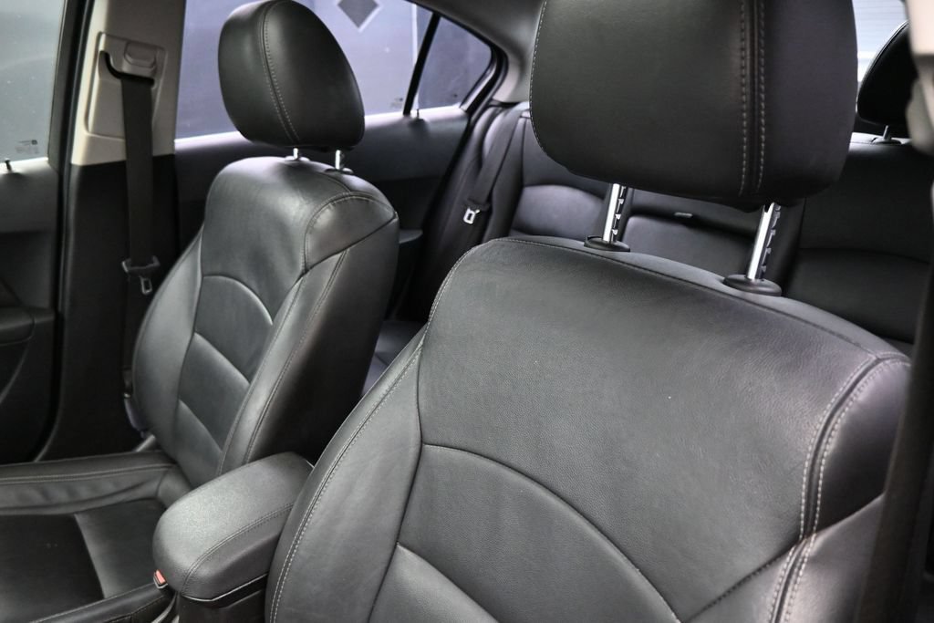 Used 2015 Chevrolet Cruze LTZ w/ Sun, Sound and Sport Package FWD image 12