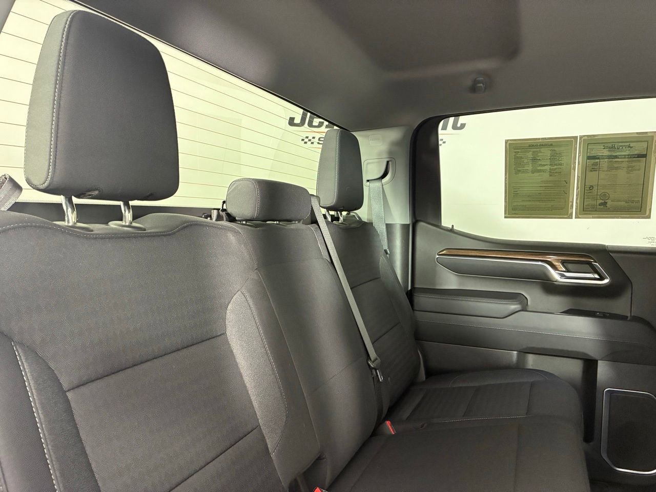 Used 2023 Chevrolet Silverado 1500 LT image 26