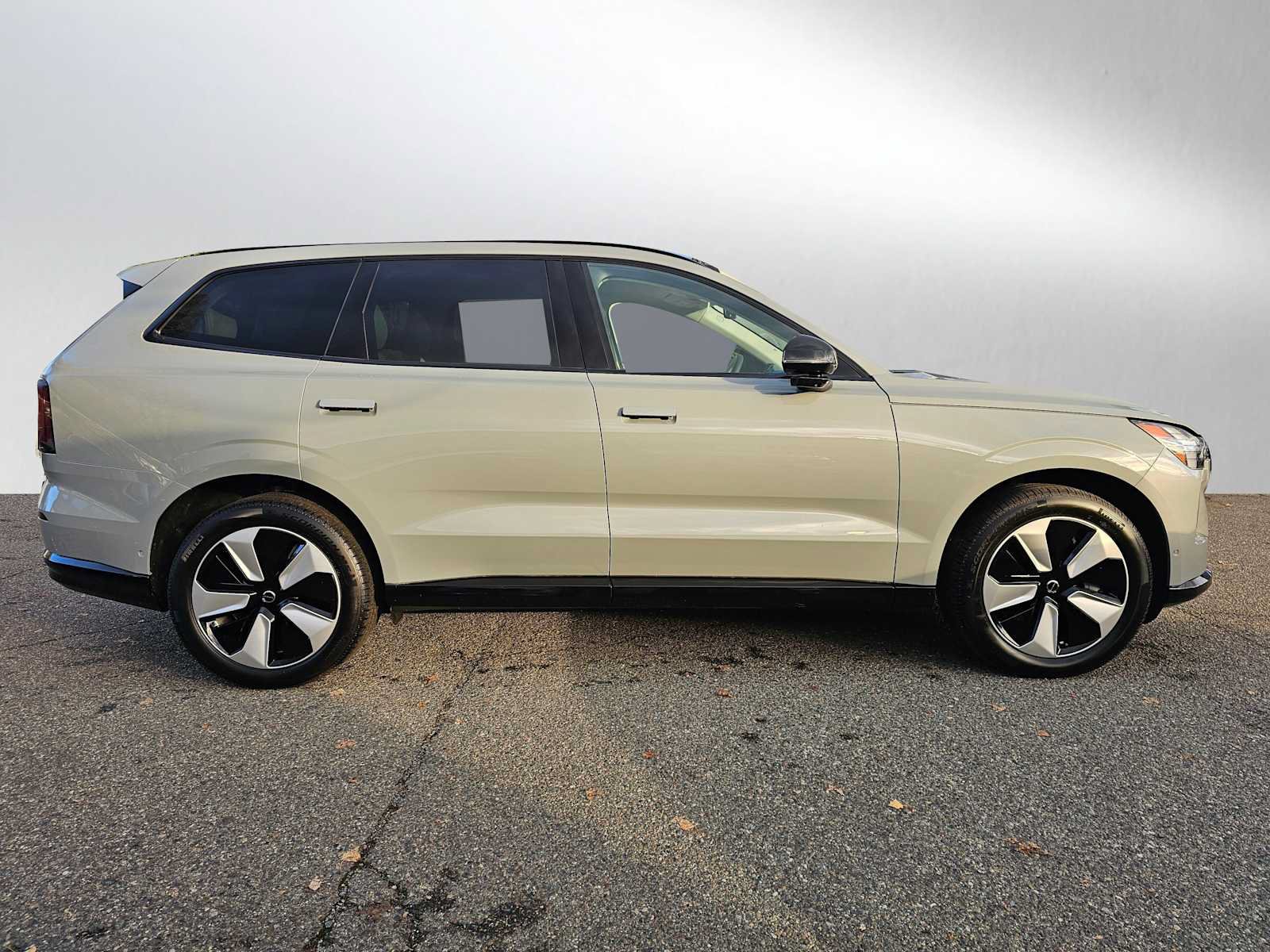 New 2025 Volvo EX90 Plus AWD/4WD image 8