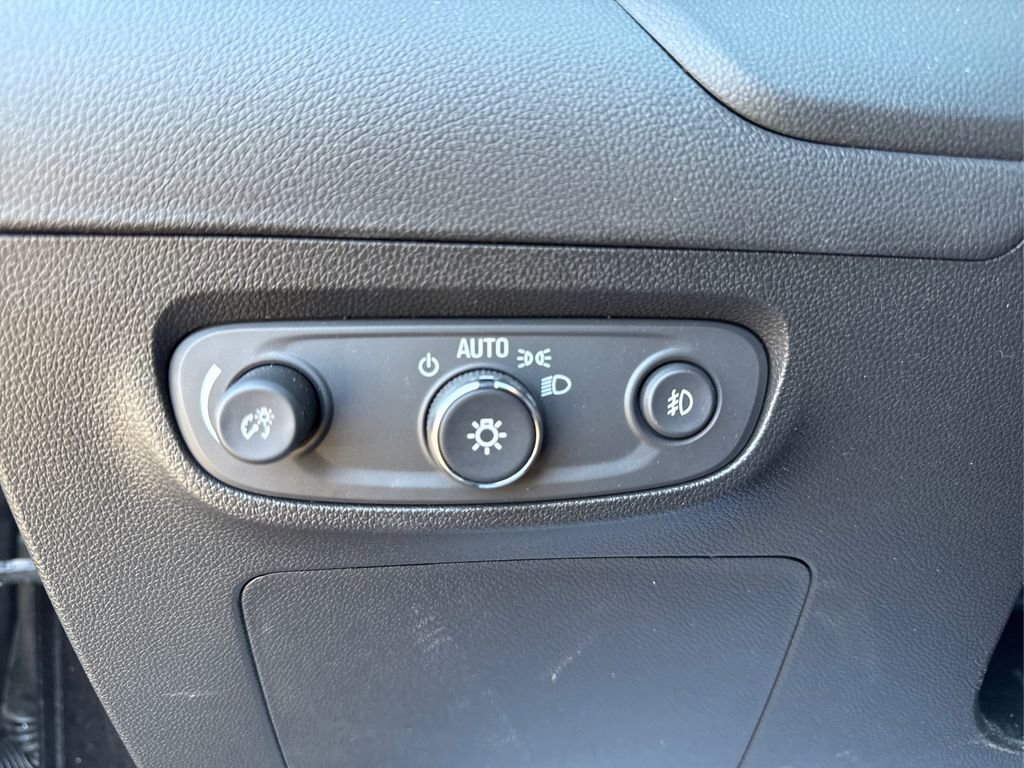 Used 2023 Buick Encore GX Select w/ Sport Touring Package image 25