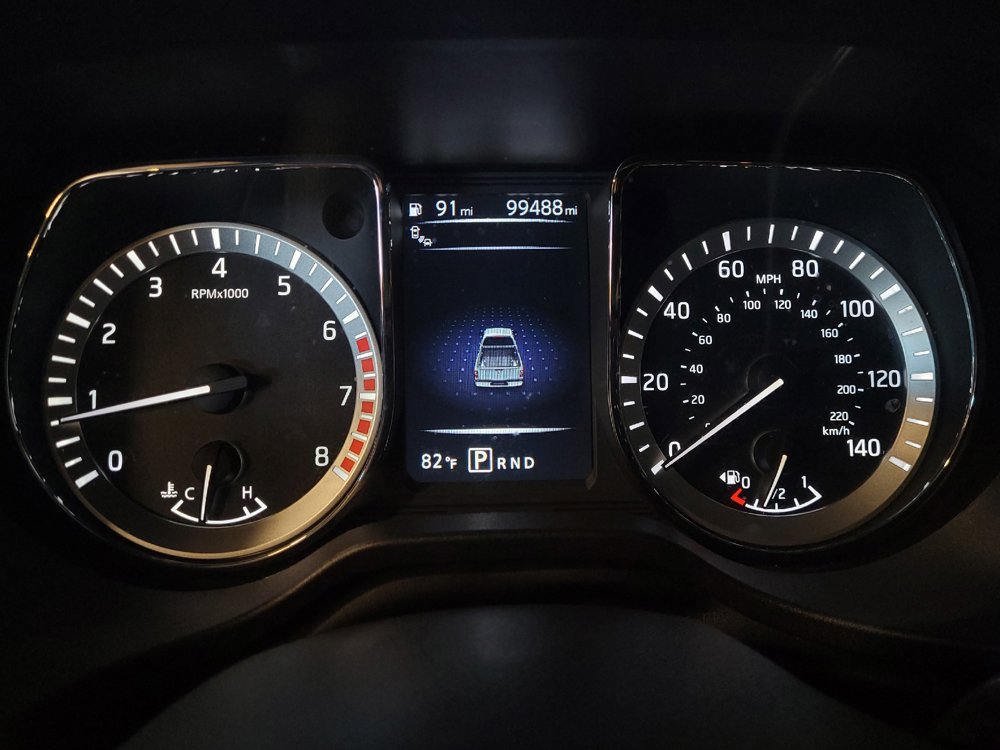 Used 2018 Nissan Titan SV w/ SV Convenience Package RWD image 23