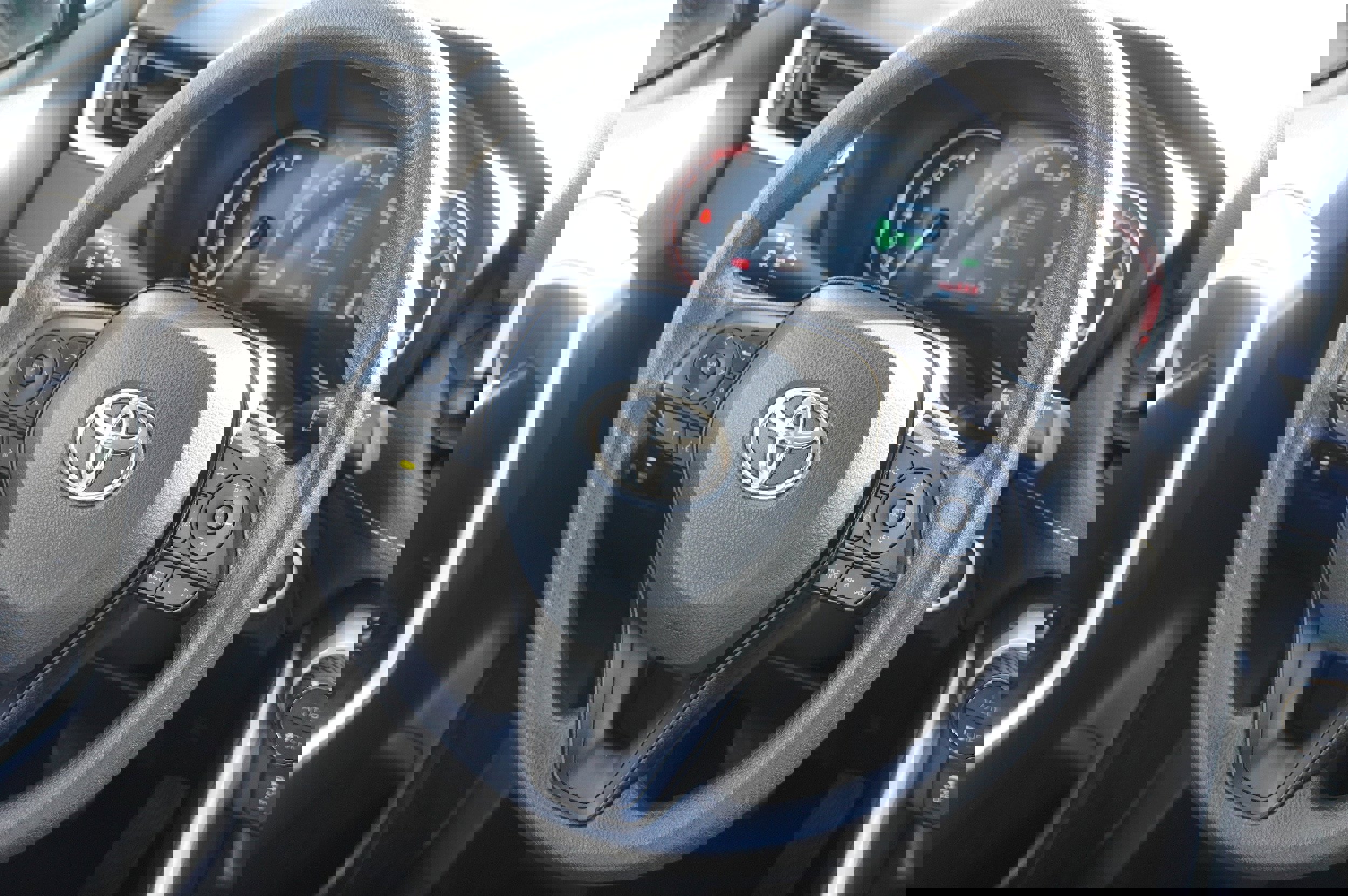 Certified 2025 Toyota RAV4 XLE image 27