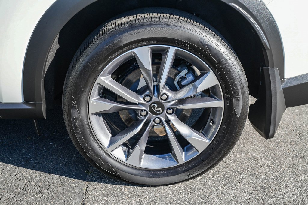 Certified 2025 INFINITI QX60 Luxe w/ Vision Package image 10