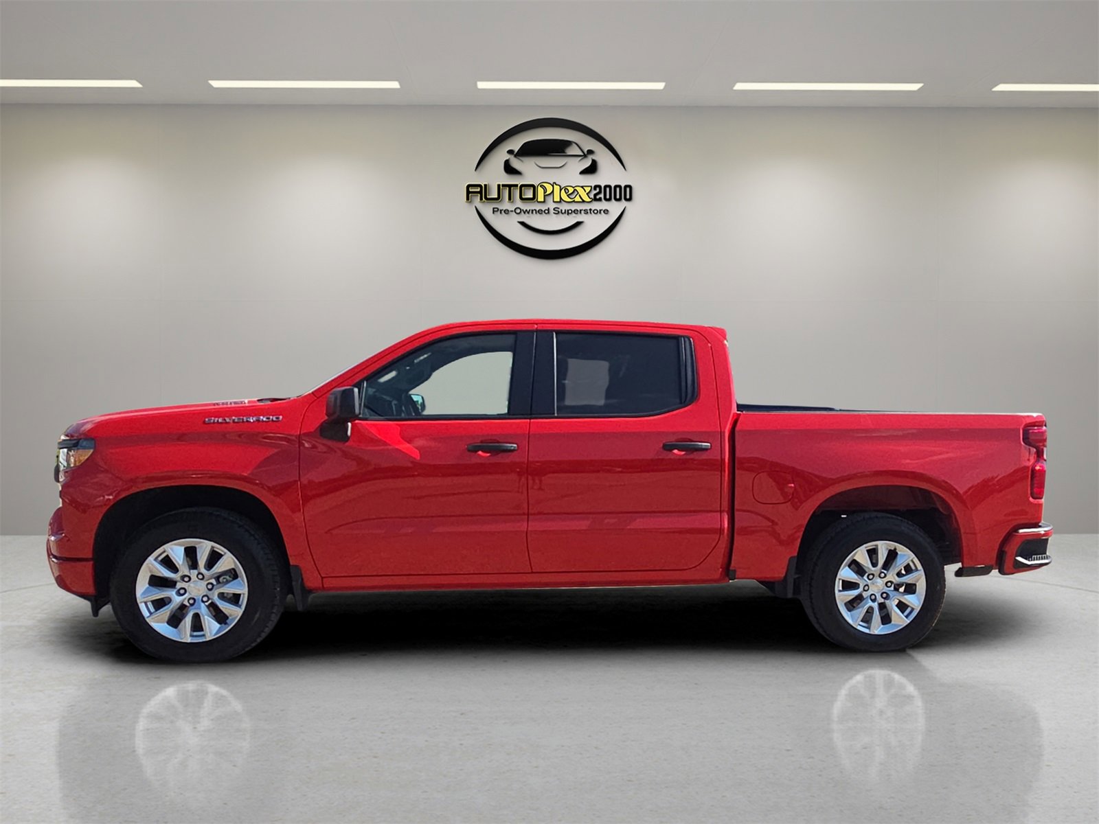 Used 2024 Chevrolet Silverado 1500 Custom image 4