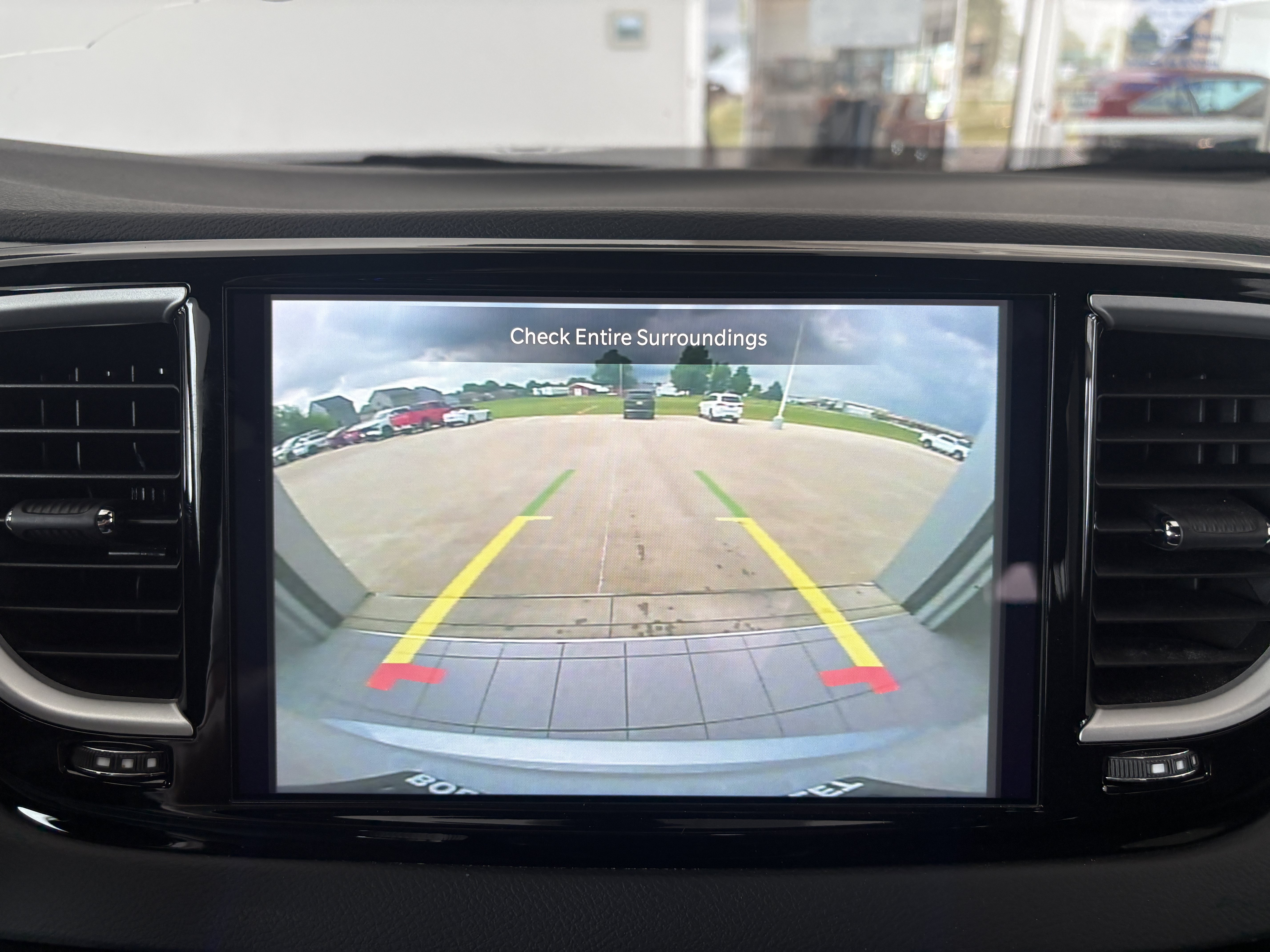 Used 2026 Chrysler Pacifica Select FWD image 4