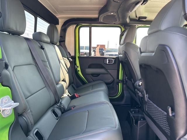 New 2025 Jeep Gladiator Mojave w/ Convenience Group AWD/4WD image 24
