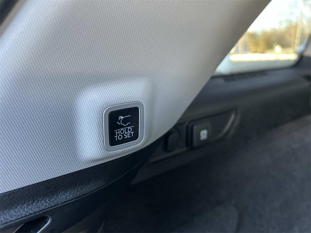 Used 2022 Jeep Grand Cherokee Overland image 14