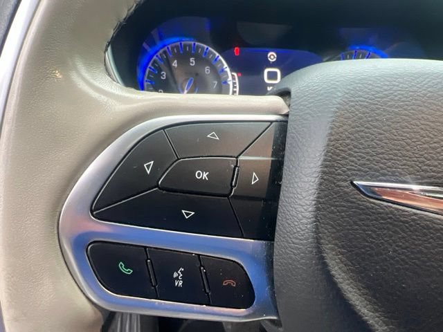 Used 2019 Chrysler Pacifica Limited FWD image 27