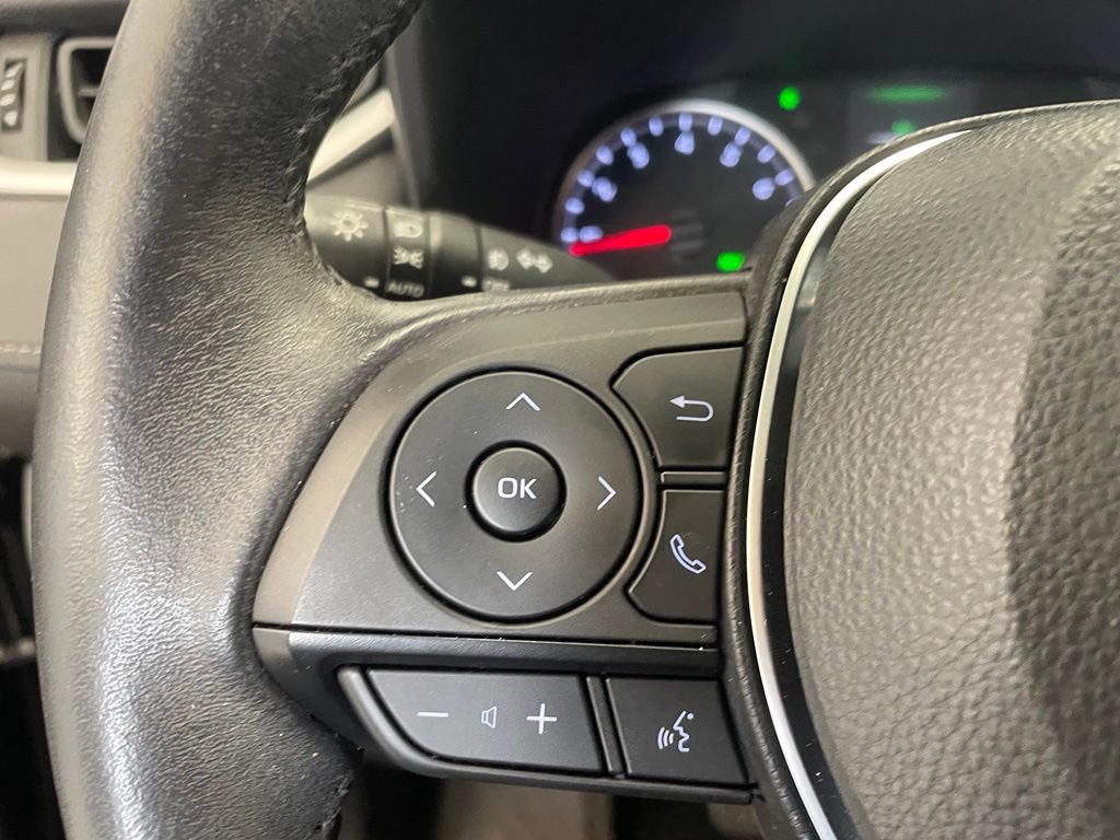 Used 2021 Toyota RAV4 XLE Premium FWD image 12