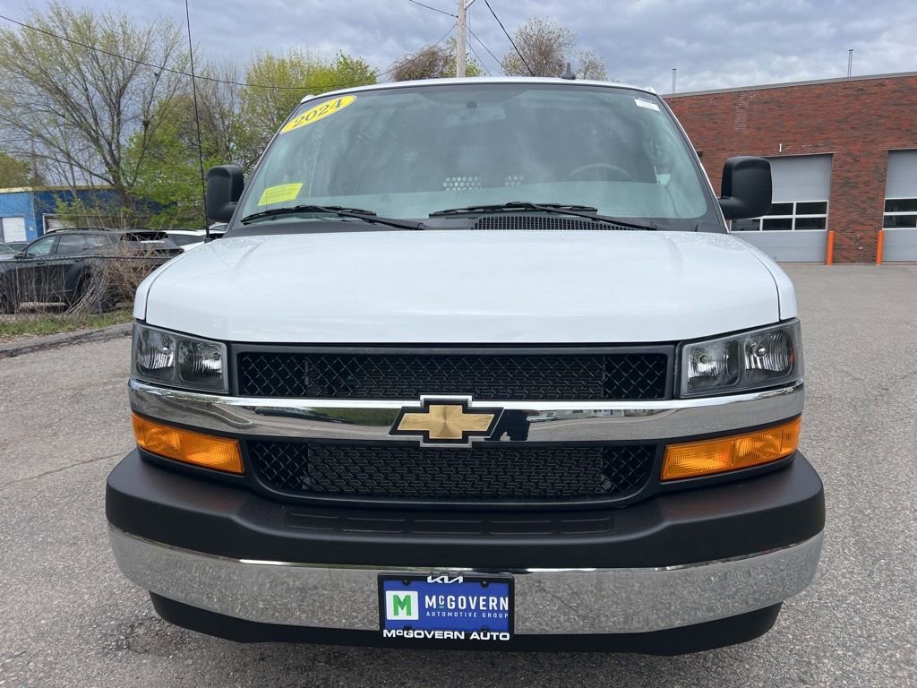 Used 2024 Chevrolet Express 2500 w/ Driver Convenience Package RWD image 9