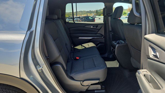 Used 2026 Chevrolet Traverse LT w/ Driver Confidence Package FWD image 27