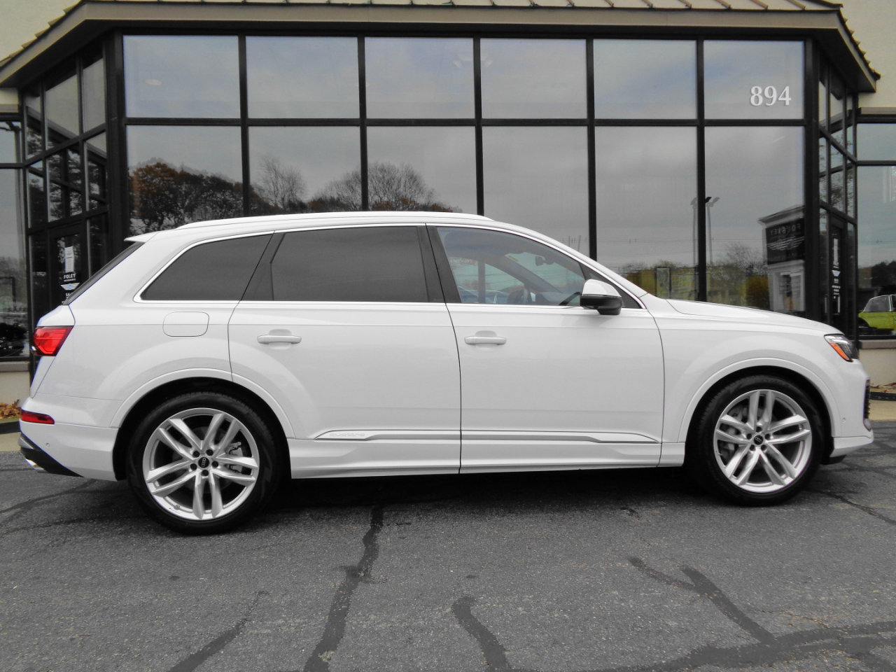 Used 2025 Audi Q7 3.0T Premium Plus w/ Premium Plus Package image 4