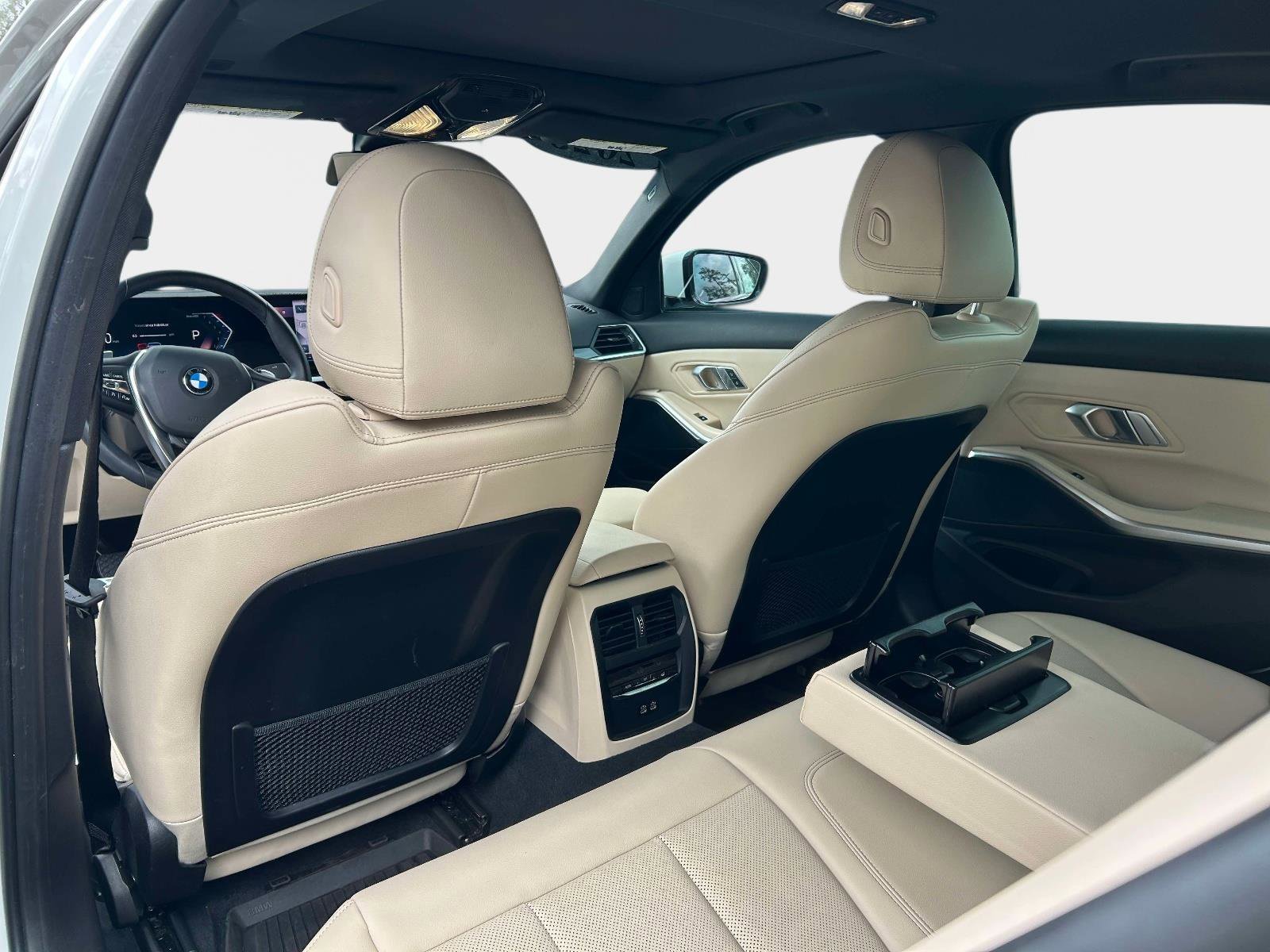 Used 2023 BMW 330i Sedan w/ Premium Package image 26