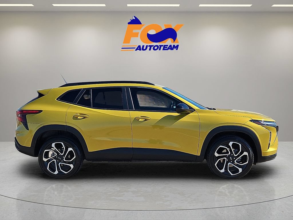 Used 2025 Chevrolet Trax RS w/ Driver Confidence Package FWD image 5