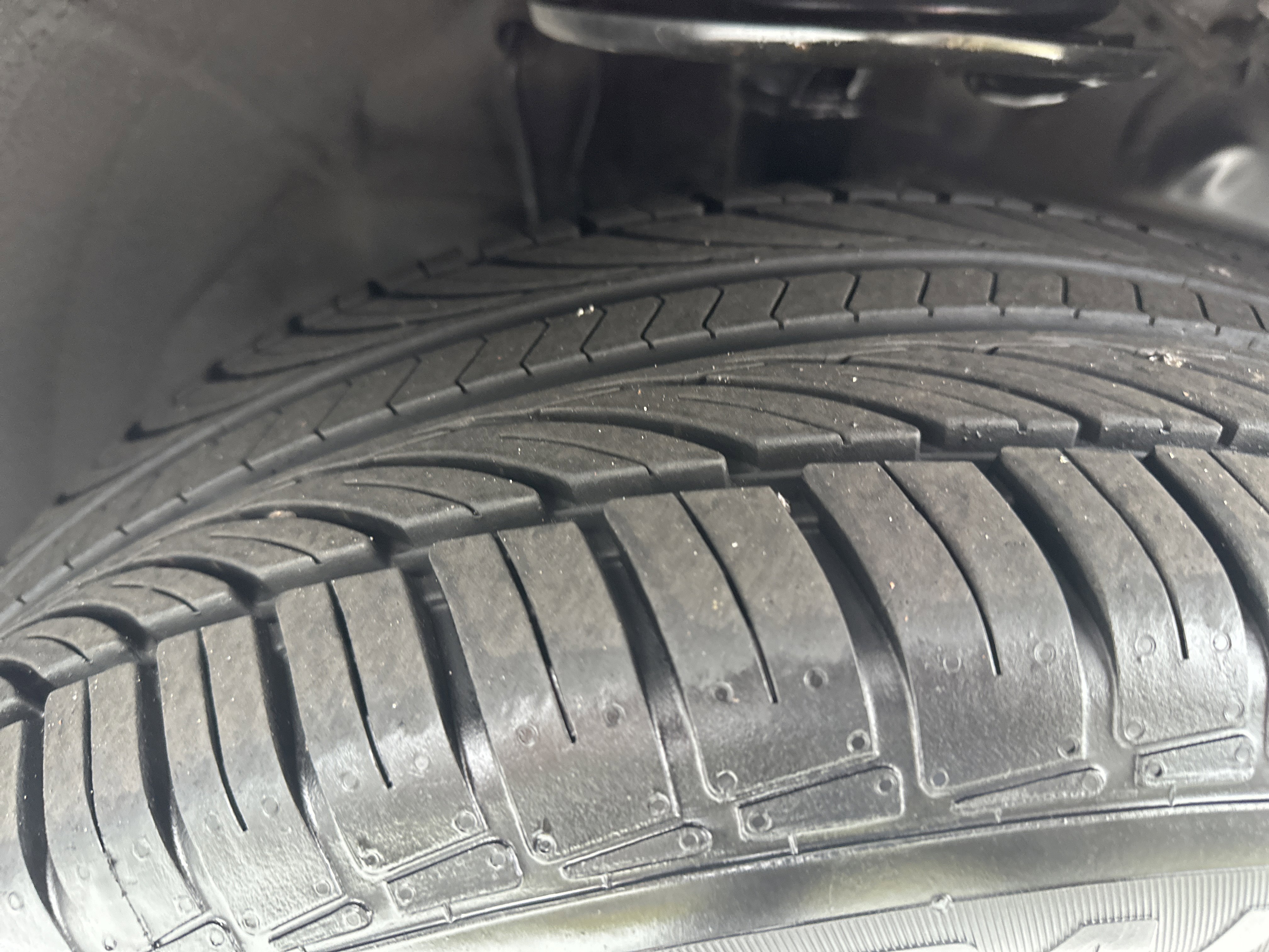 Used 2018 Toyota RAV4 XLE image 12