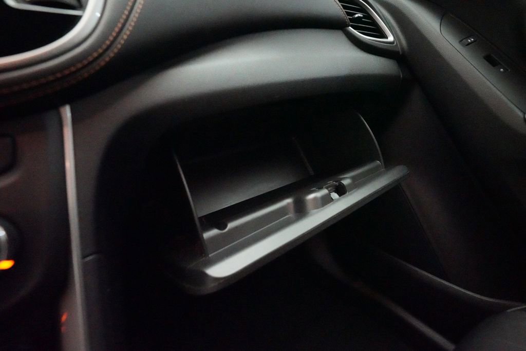 Certified 2022 Chevrolet Trax LT w/ LT Convenience Package image 29