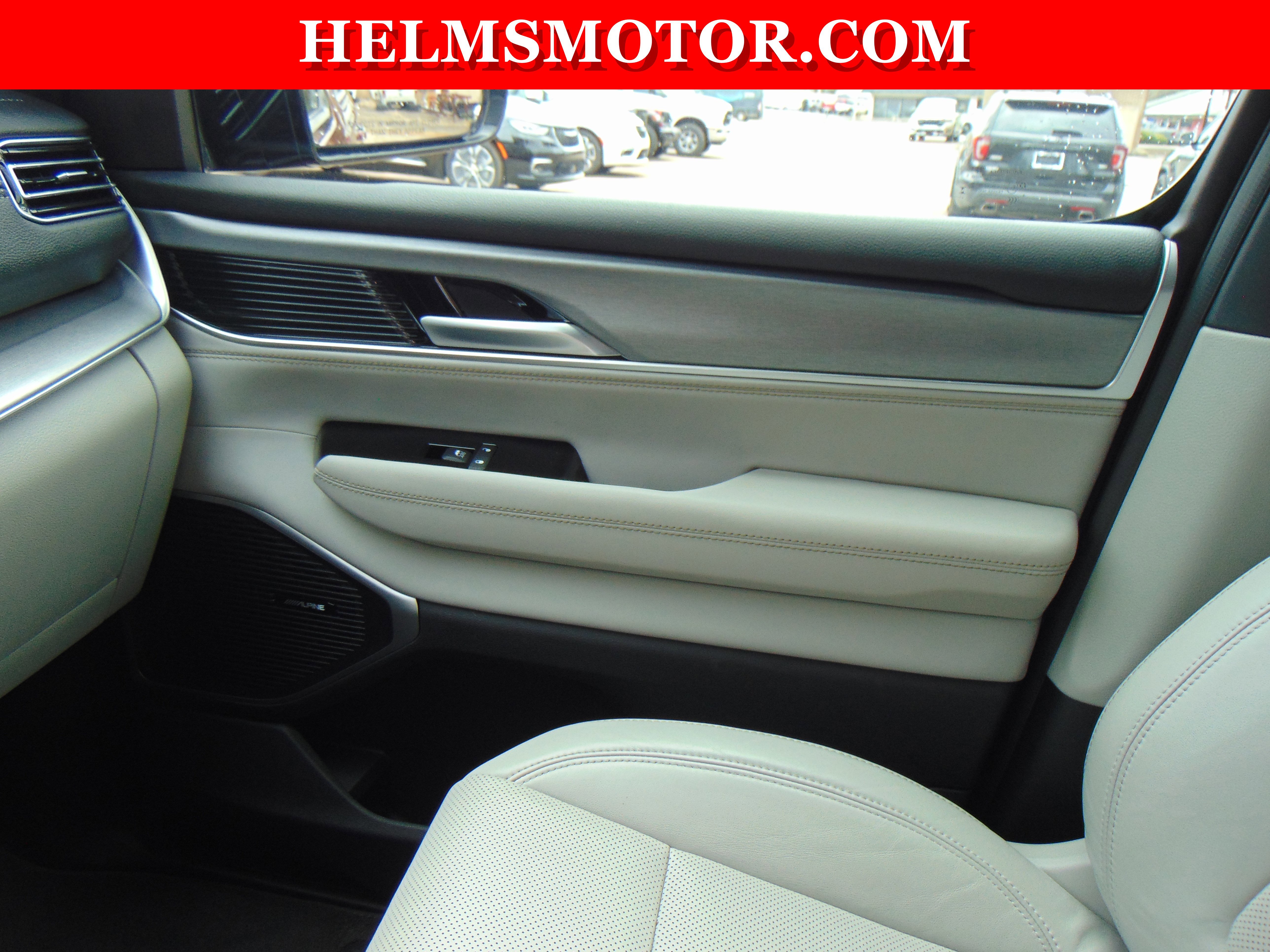 Certified 2025 Jeep Wagoneer 4WD image 41