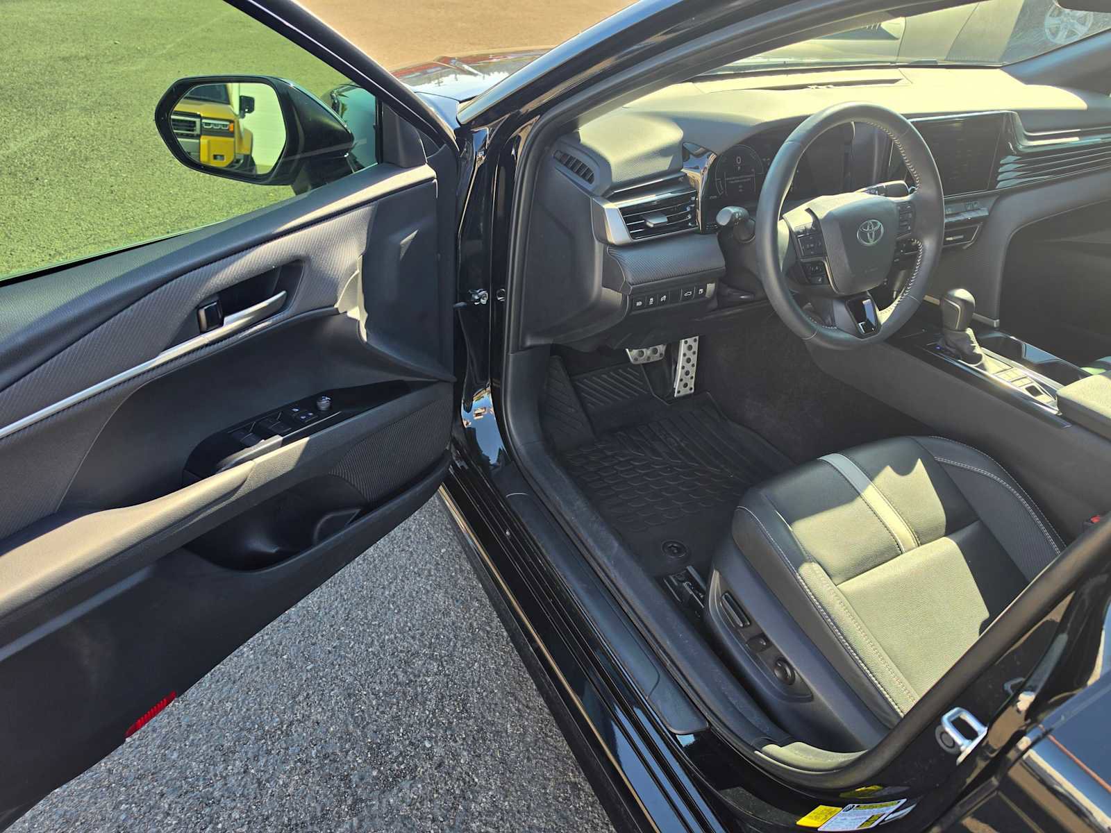 Certified 2025 Toyota Camry SE w/ Convenience Package FWD image 19