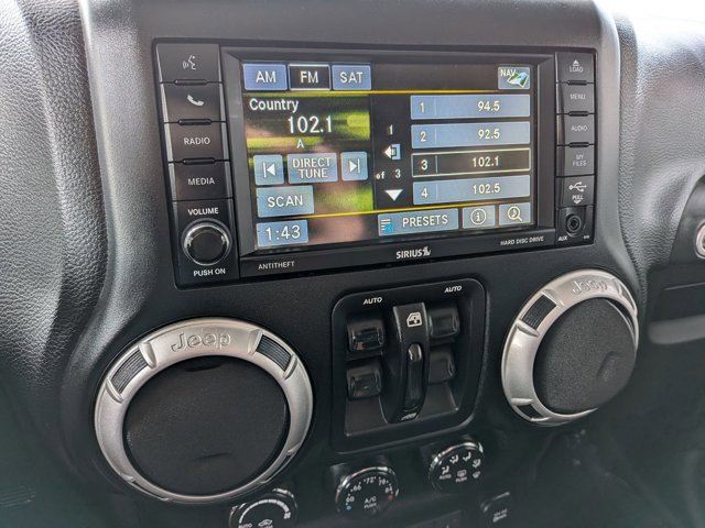 Used 2017 Jeep Wrangler Unlimited Rubicon image 13