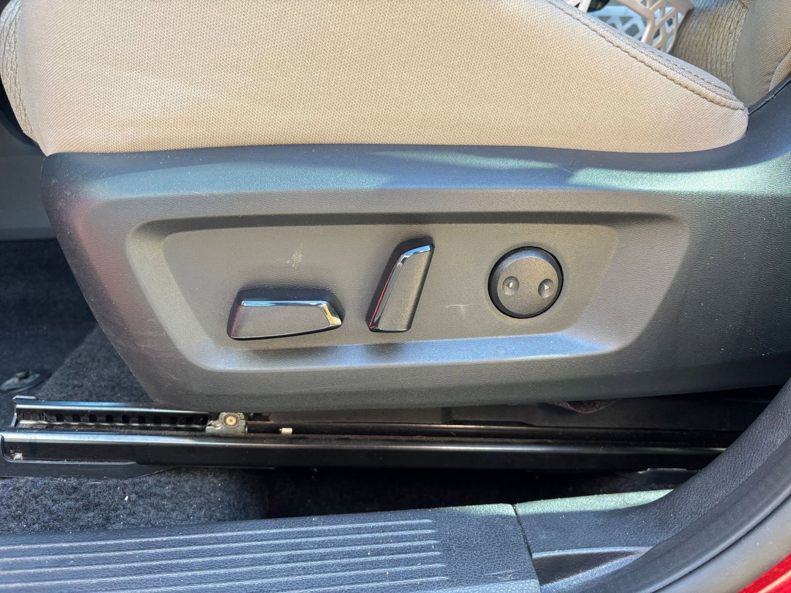 Used 2025 Nissan Rogue SV AWD/4WD image 22