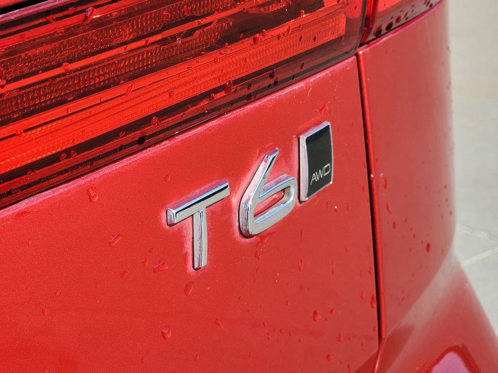 Used 2018 Volvo XC60 T6 Momentum w/ Advanced Package image 13