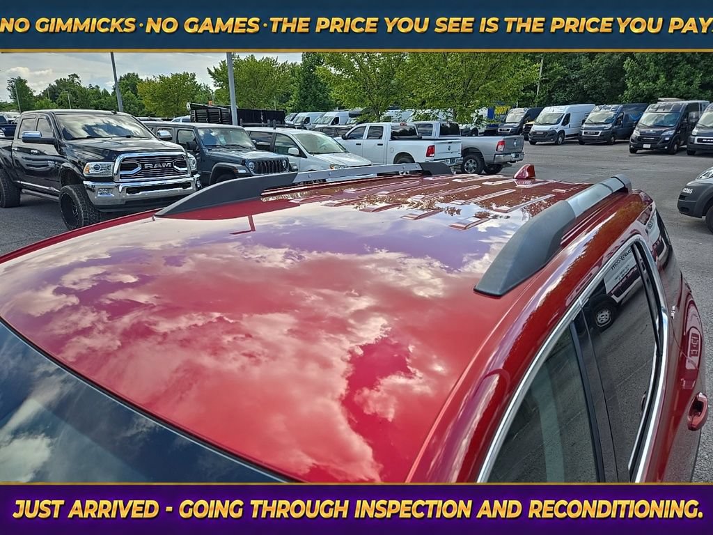 Used 2021 GMC Acadia SLT w/ LPO, Floor Liner Package FWD image 13