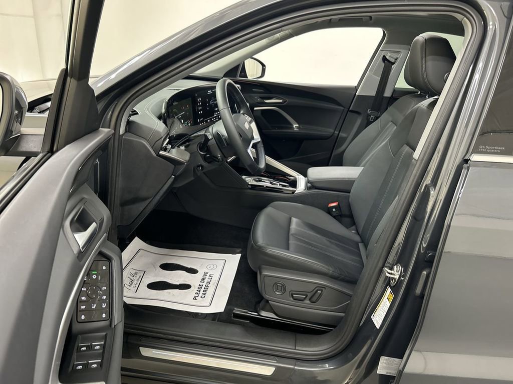 Used 2025 Audi Q5 Premium Plus w/ Premium Plus image 9