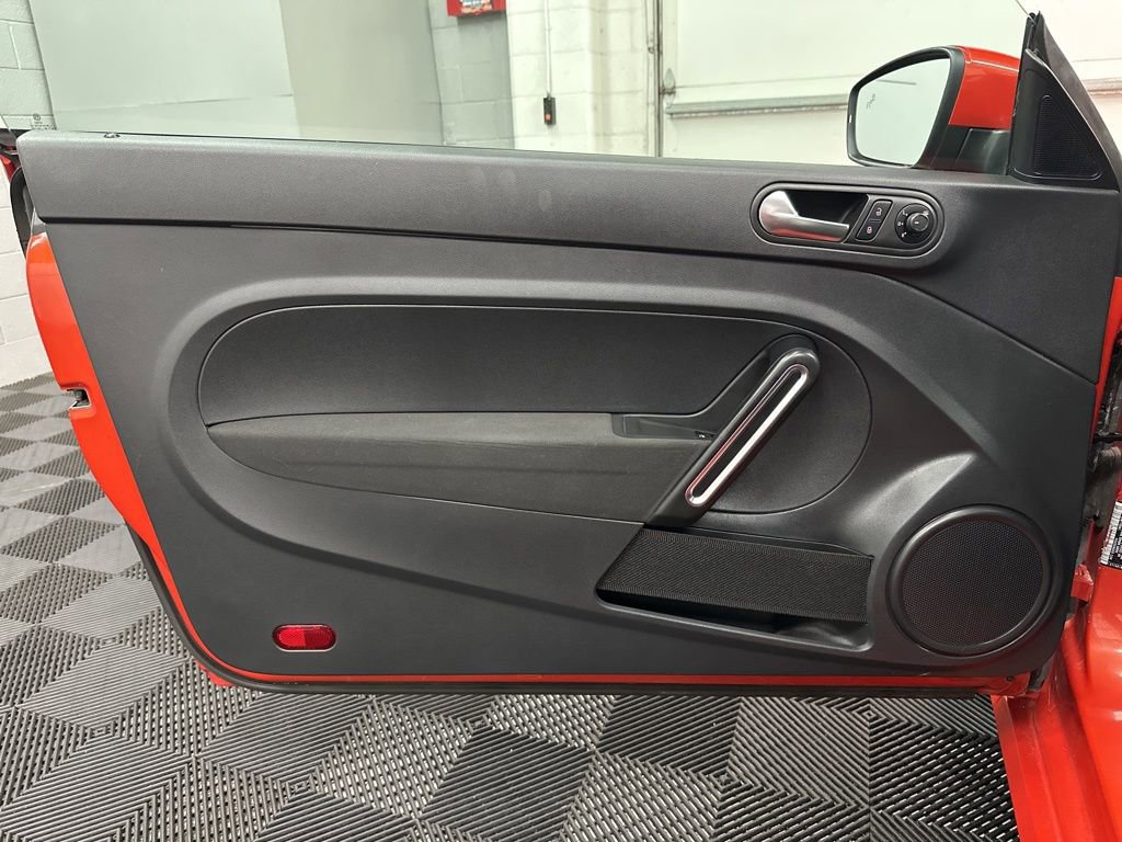 Used 2019 Volkswagen Beetle 2.0T S image 17