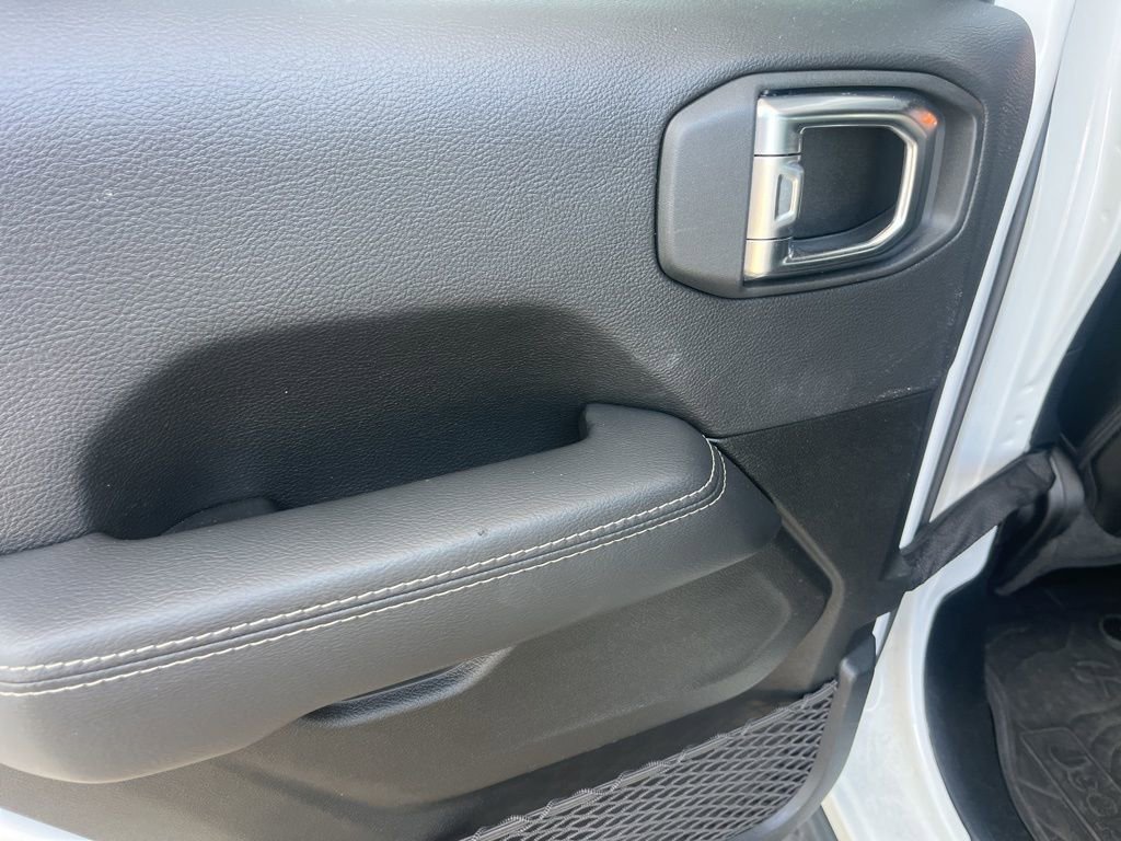 Used 2022 Jeep Wrangler Unlimited Sahara w/ Cold Weather Group image 35