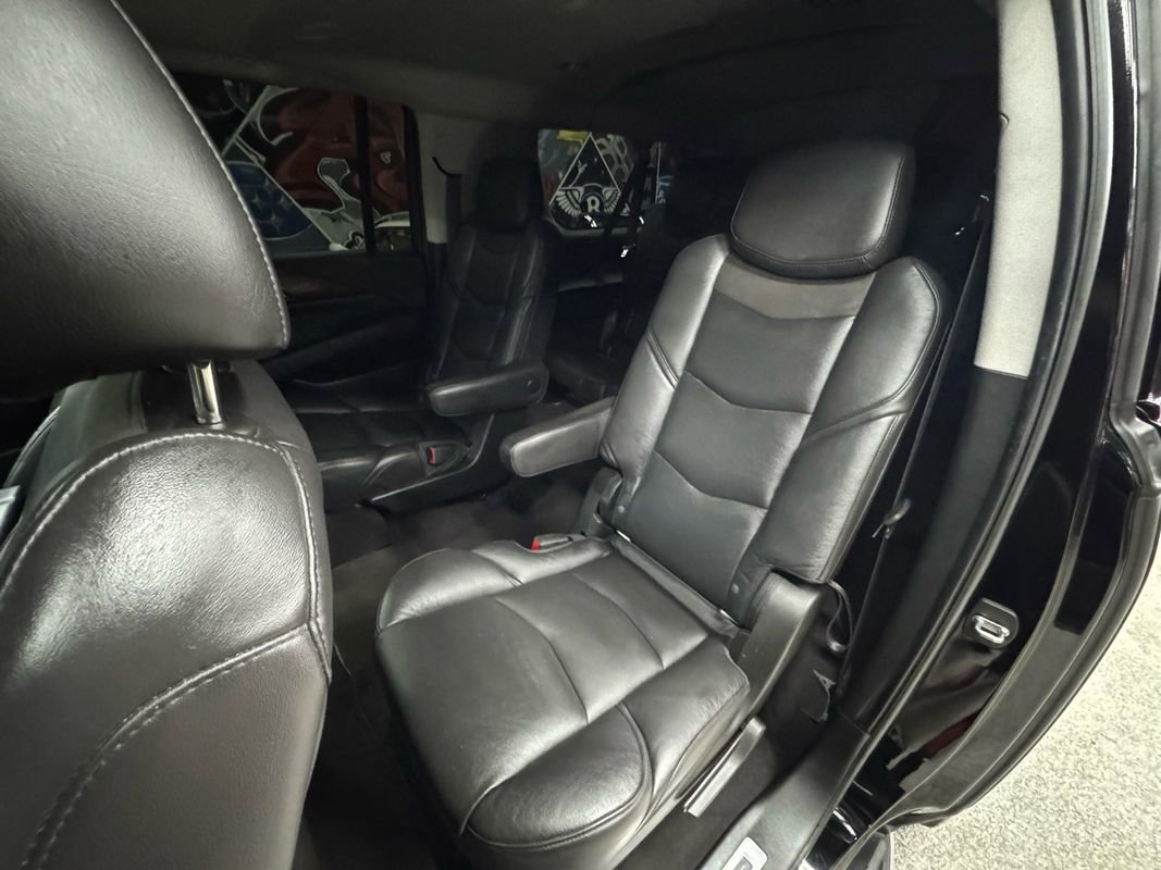 Used 2020 Cadillac Escalade ESV Luxury w/ Escalade Sport Edition AWD/4WD image 10