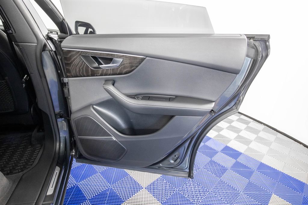 Used 2023 Audi Q8 Premium Plus AWD/4WD image 15