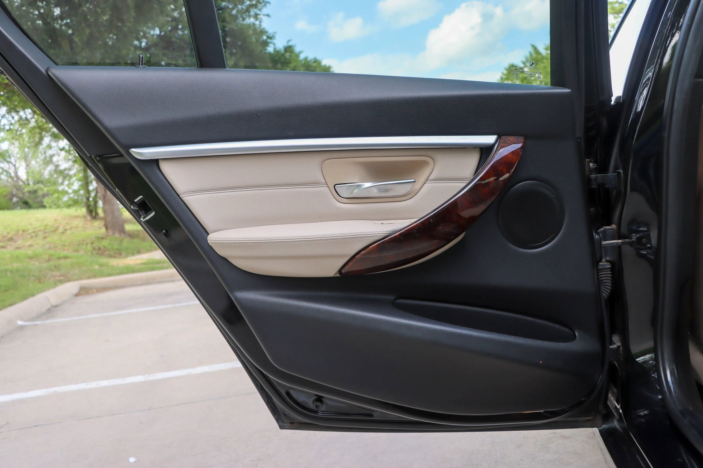 Used 2018 BMW 330e RWD image 12